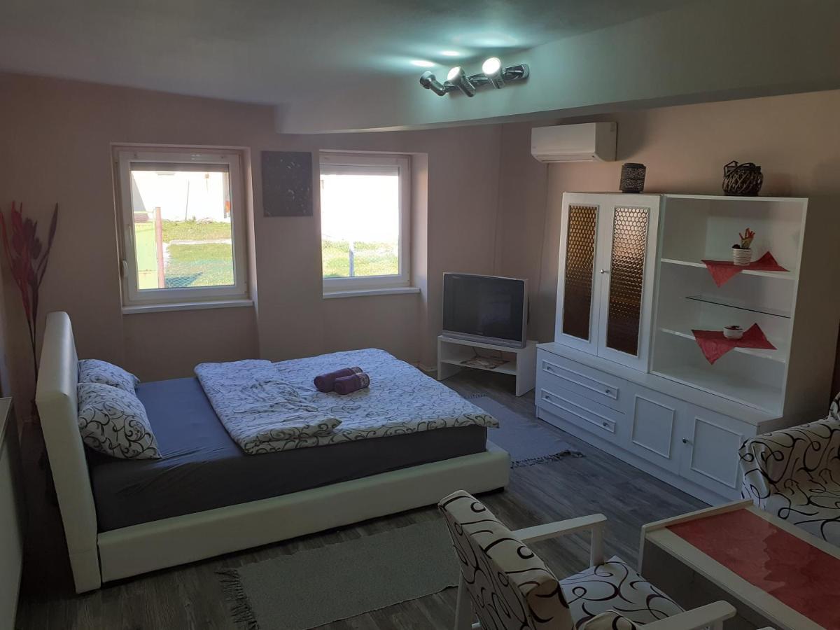 Mega Apartment Subotica Eksteriør billede