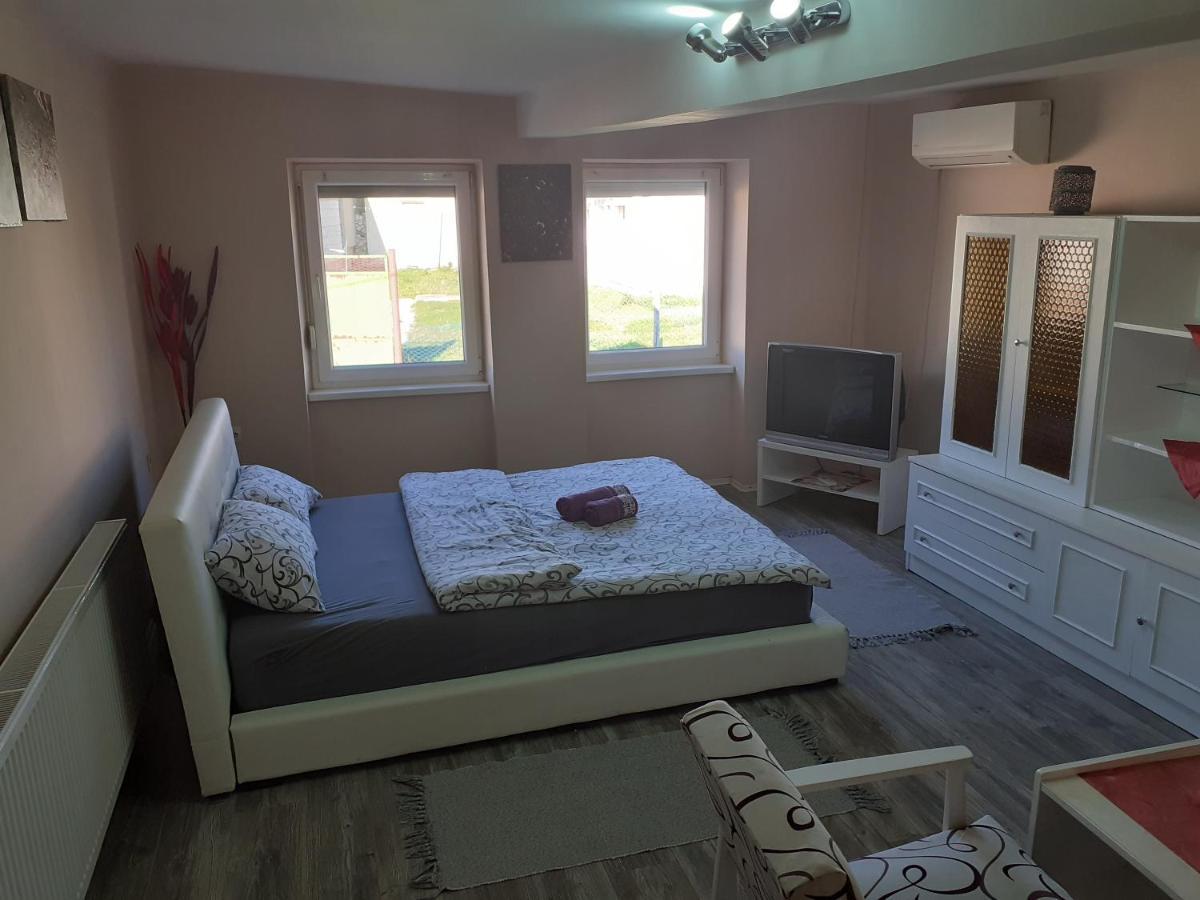 Mega Apartment Subotica Eksteriør billede